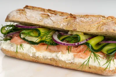 Ciabatta cu somon și cremă de brânză