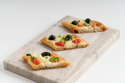 Pinsa Primavera & Cheese