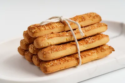 Sărățele cu brânză și parmezan