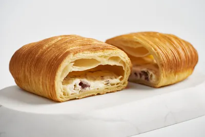 Pain suisse cu branză sarată si măsline